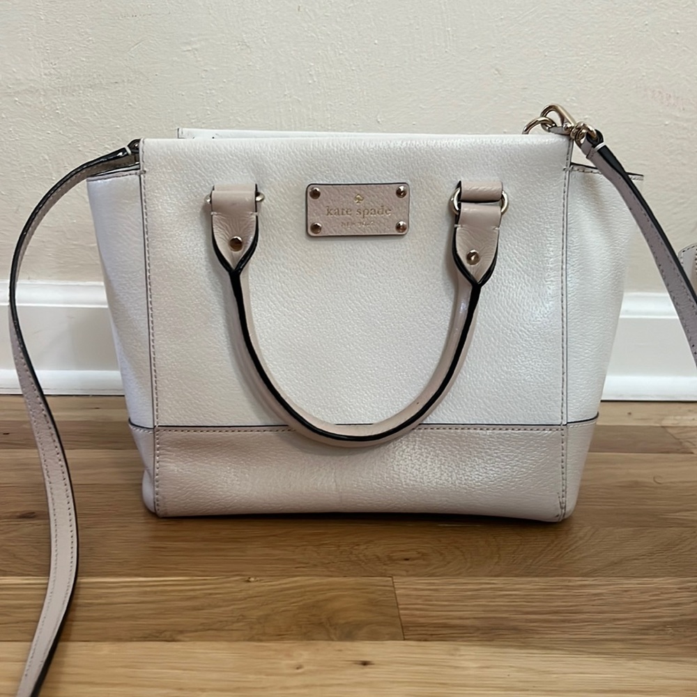 Kate Spade Crossbody Bag 💼 off white with pale pink